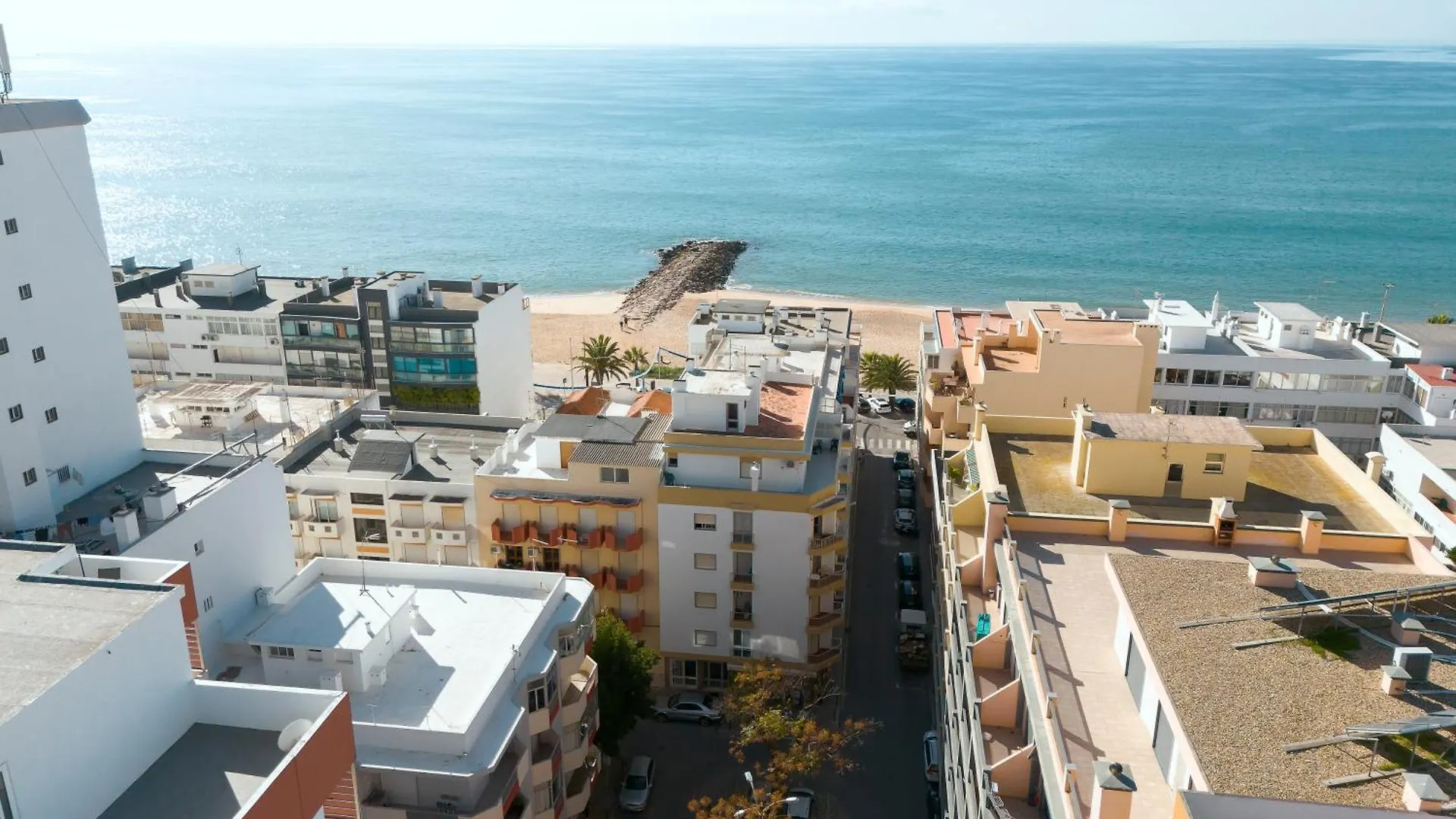 Jaune - 50 Meters To The Beach - Quarteira 0*,